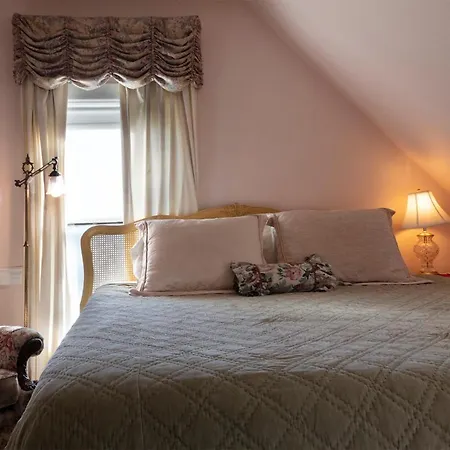 The Bissell House Bed & Breakfast-3